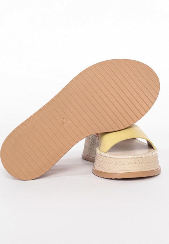 Босоножки Gut