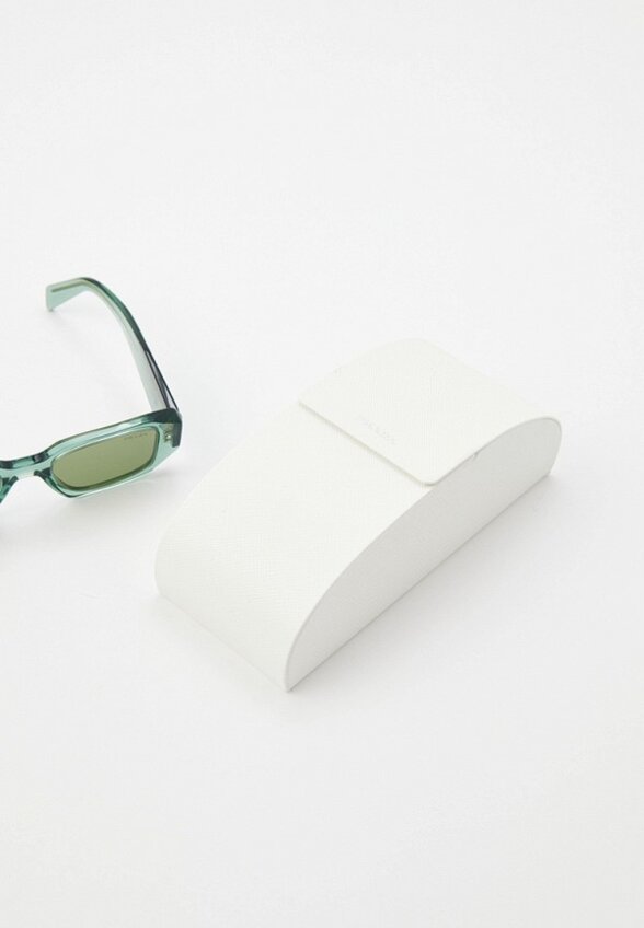 Очки солнцезащитные Prada