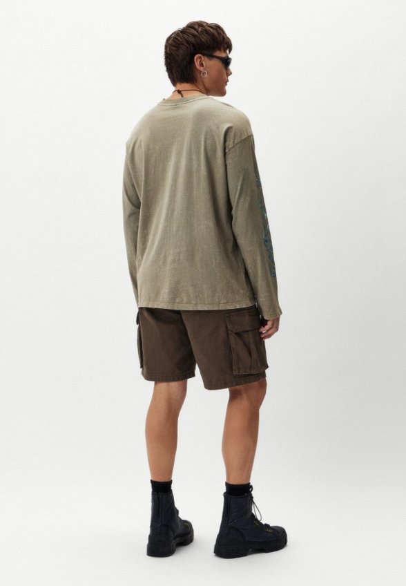 Лонгслив Mademan