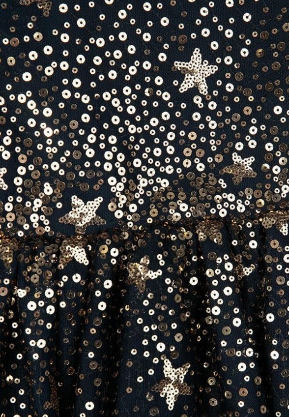 Платье и шляпа PlayToday