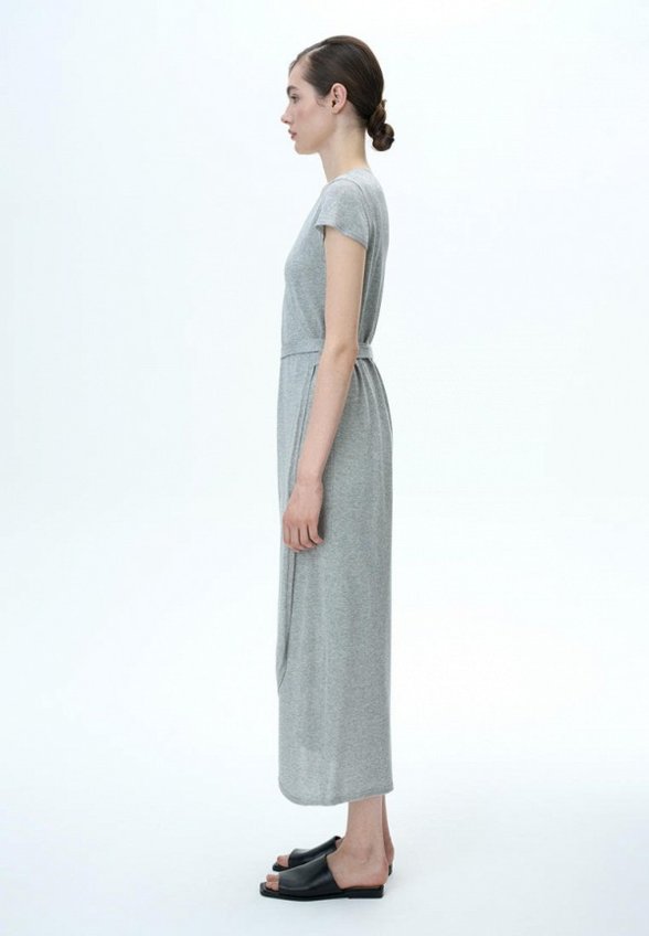 Платье Brusnika