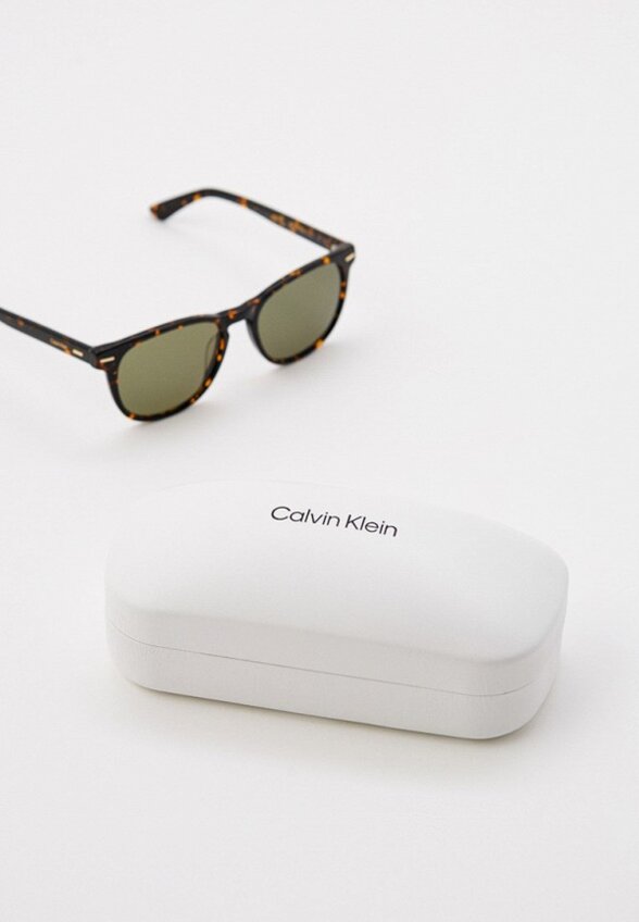 Очки солнцезащитные Calvin Klein