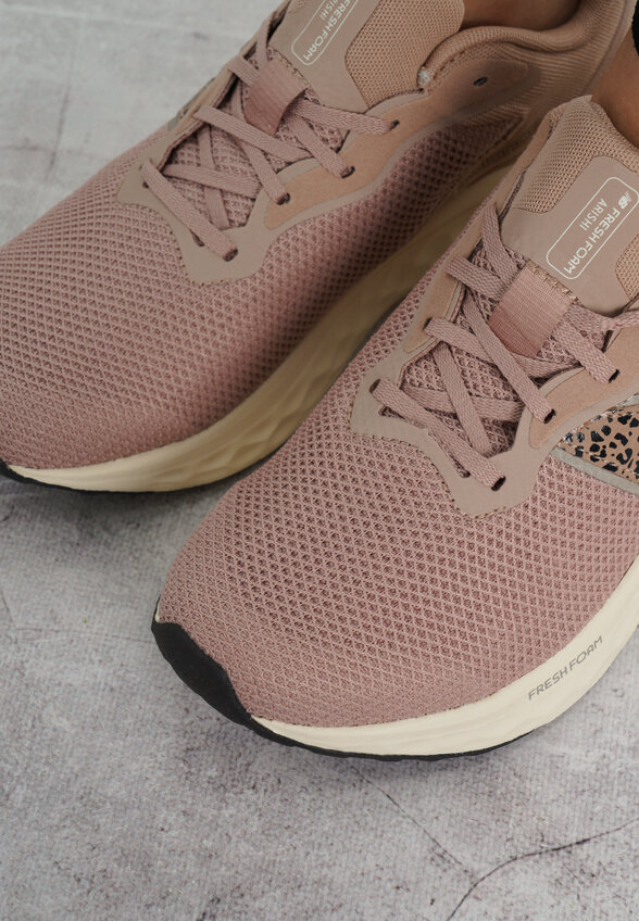 Кроссовки женские New Balance Arishi, Коричневый