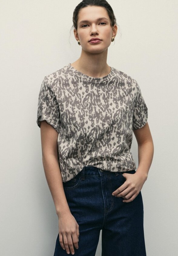 Футболка Zarina