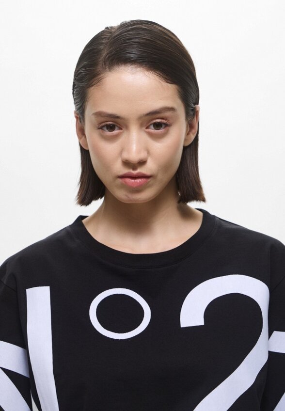 Футболка N21