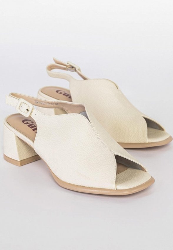 Босоножки Gut