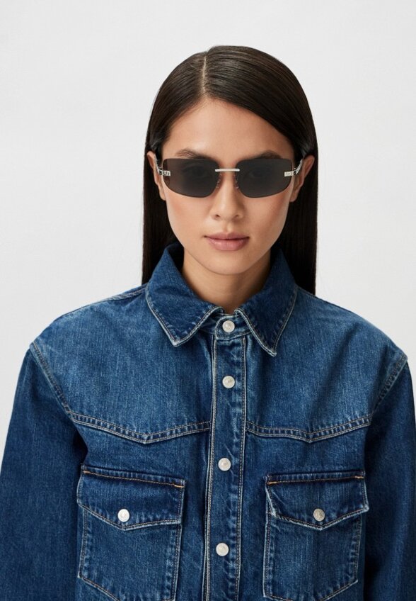 Очки солнцезащитные GCDS