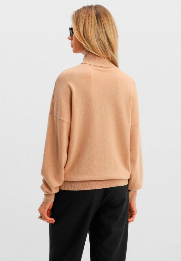 Водолазка Nominee