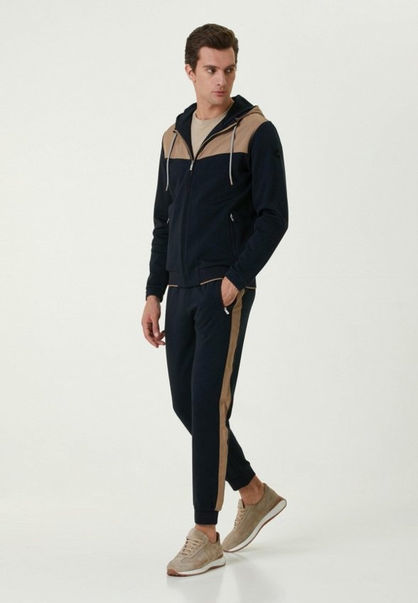 Толстовка Club