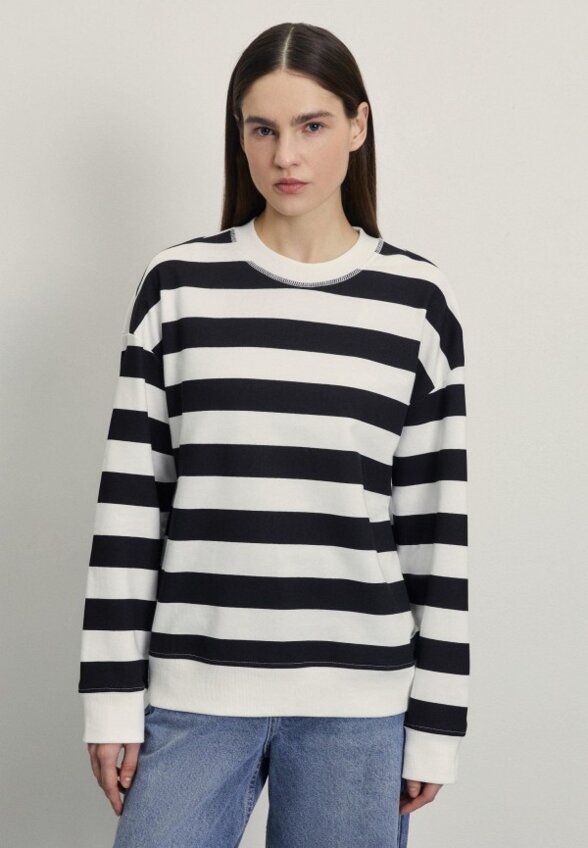 Свитшот Zarina