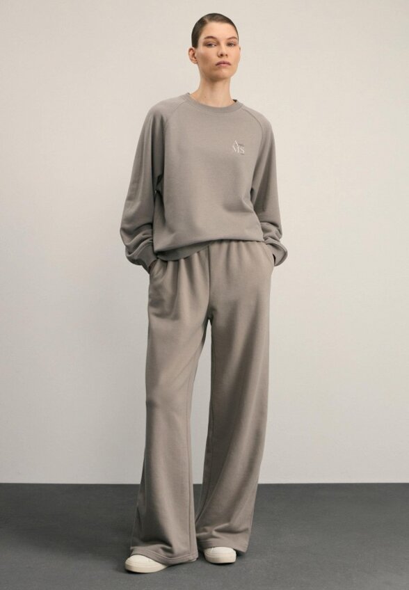 Свитшот Zarina