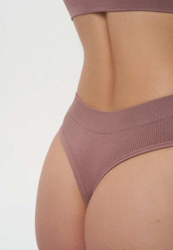 Топ бельевой и трусы Amazonka Underwear