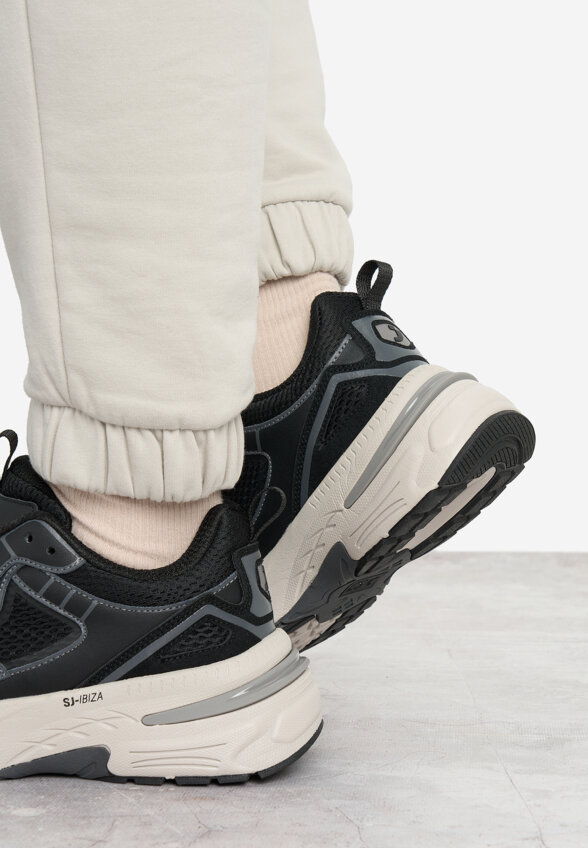 Кроссовки мужские Safety Jogger Isak, Черный