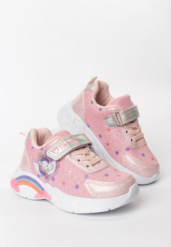 Кроссовки Tikkago