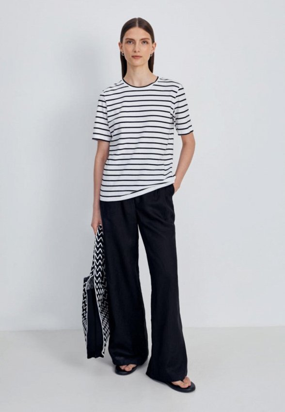 Футболка Finn Flare