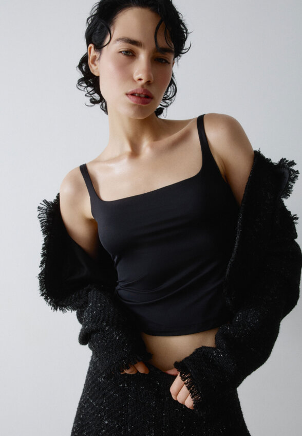 Укороченный топ из линейки SELA Young