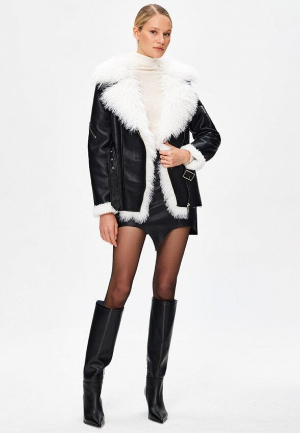 Пальто меховое Miss Chic