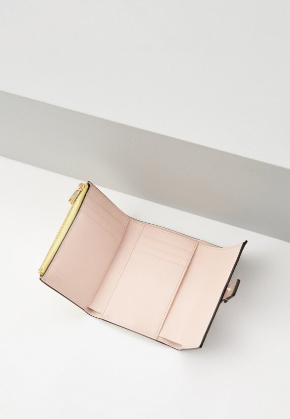 Кошелек Furla