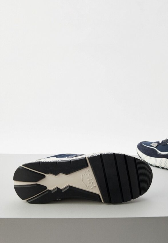 Кроссовки Voile Blanche