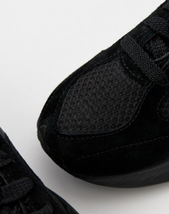 Кроссовки New Balance женщинам