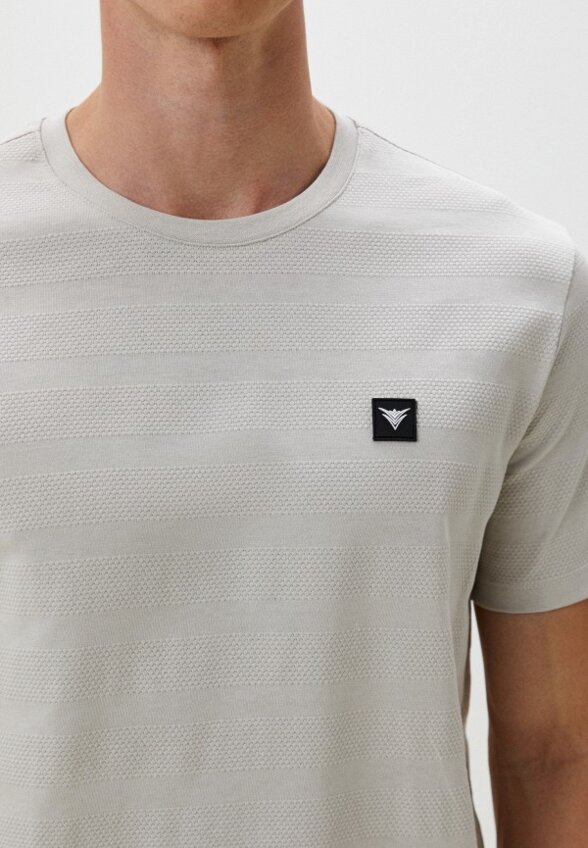 Футболка Colin's