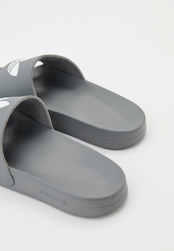 Сланцы adidas Originals