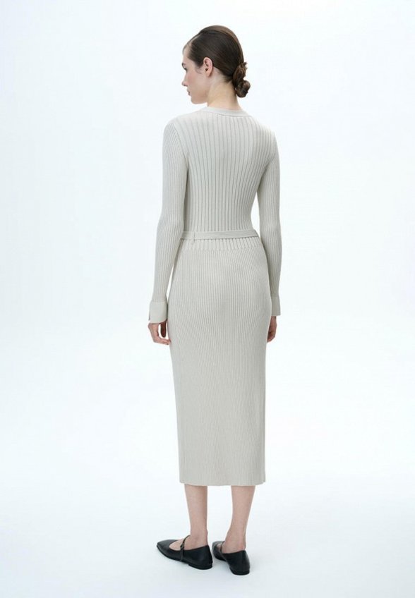 Платье Brusnika