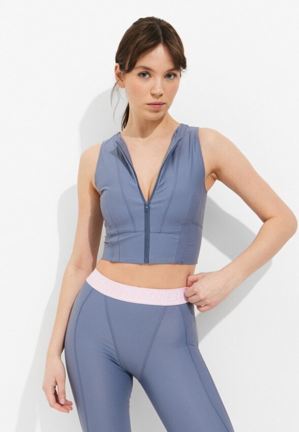 Топ спортивный Irnby