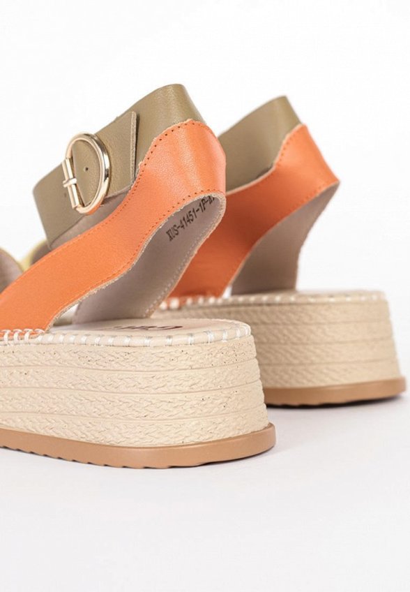 Босоножки Gut