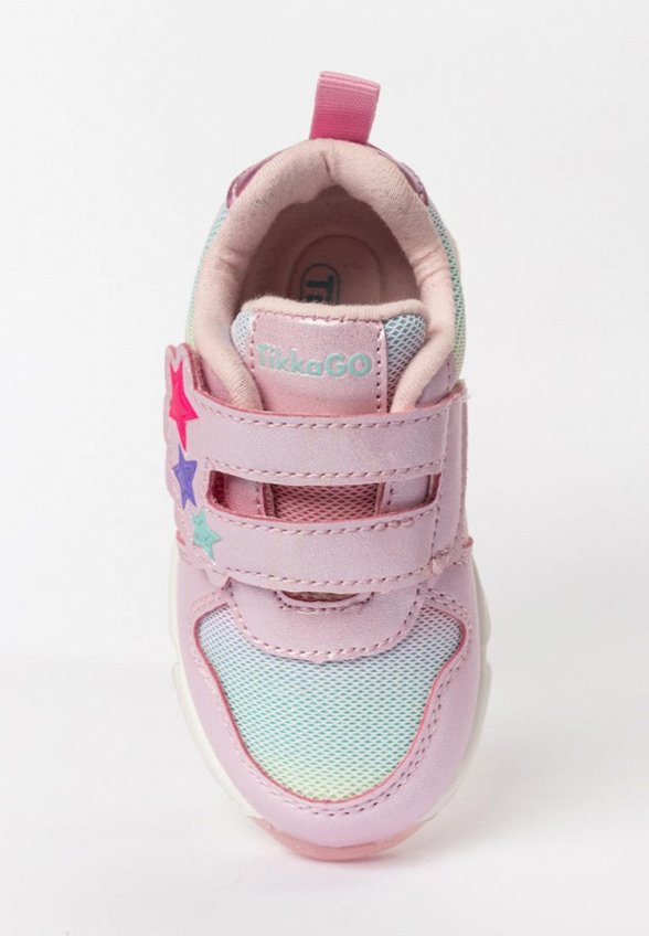 Кроссовки Tikkago