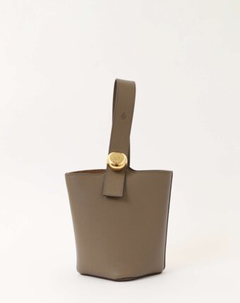 Loewe Pebble женщинам