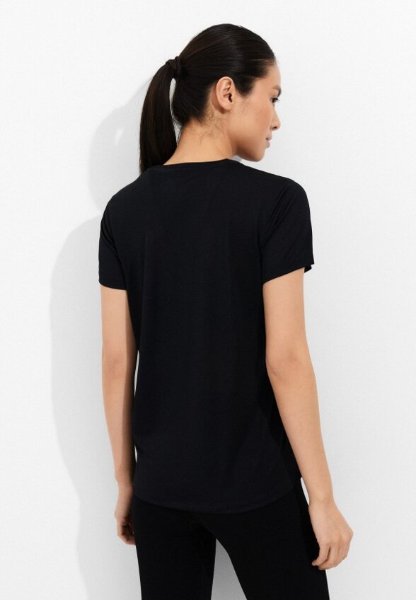 Футболка ASICS