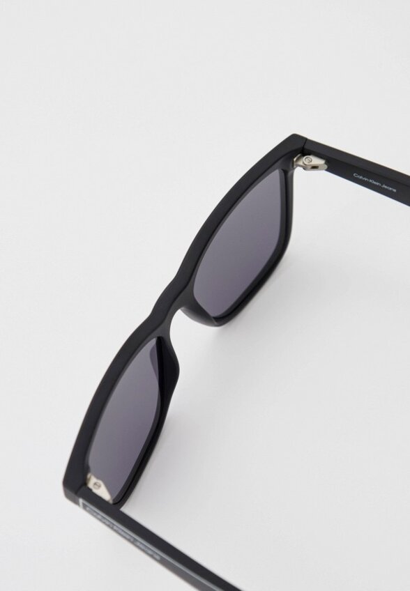 Очки солнцезащитные Calvin Klein Jeans