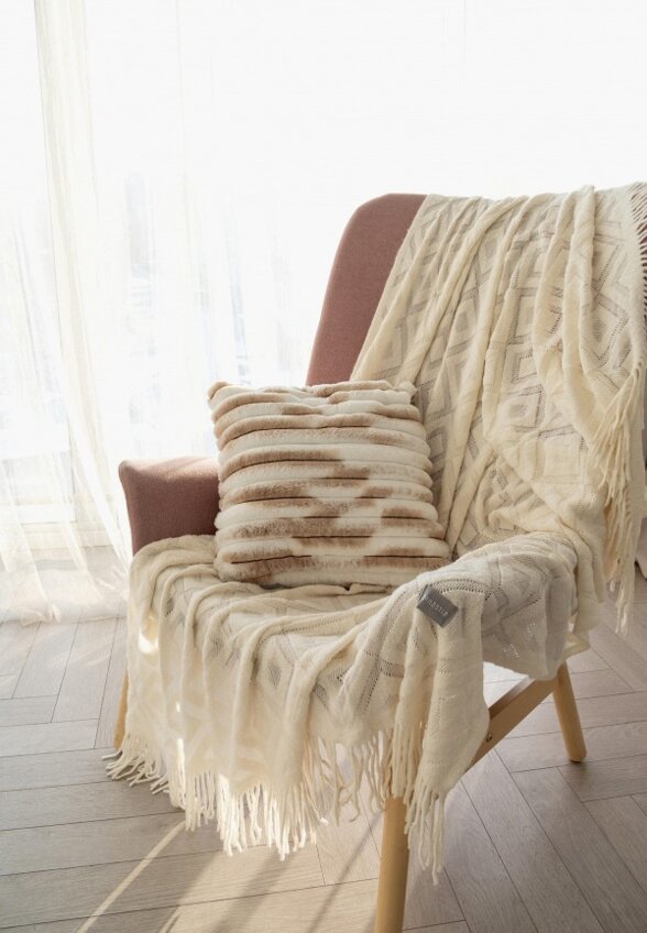 Наволочка декоративная DeNastia