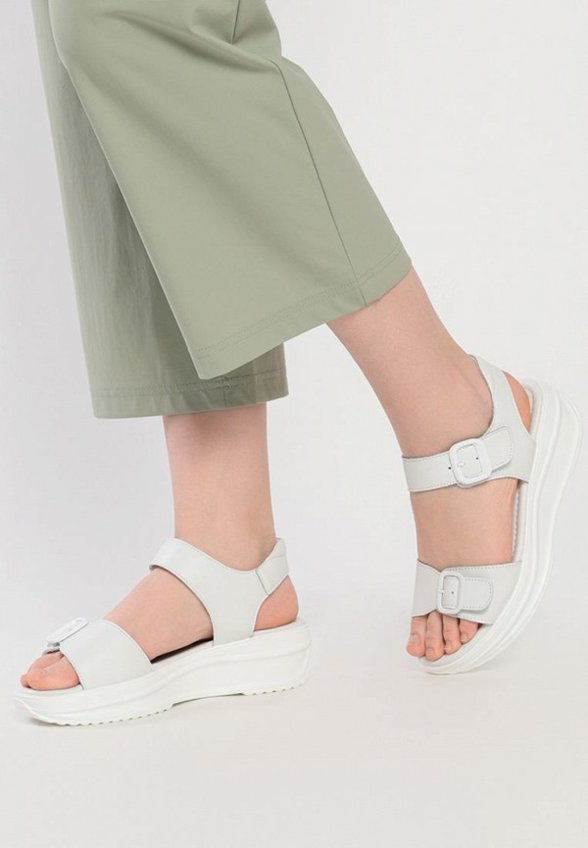 Босоножки Gut