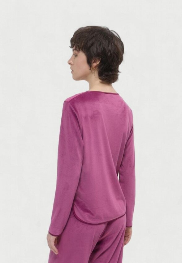 Лонгслив домашний Calliope