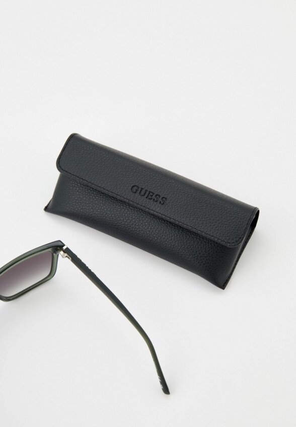 Очки солнцезащитные Guess