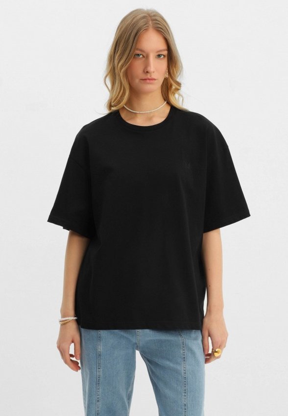 Футболка Nominee