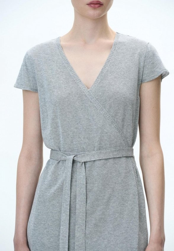 Платье Brusnika