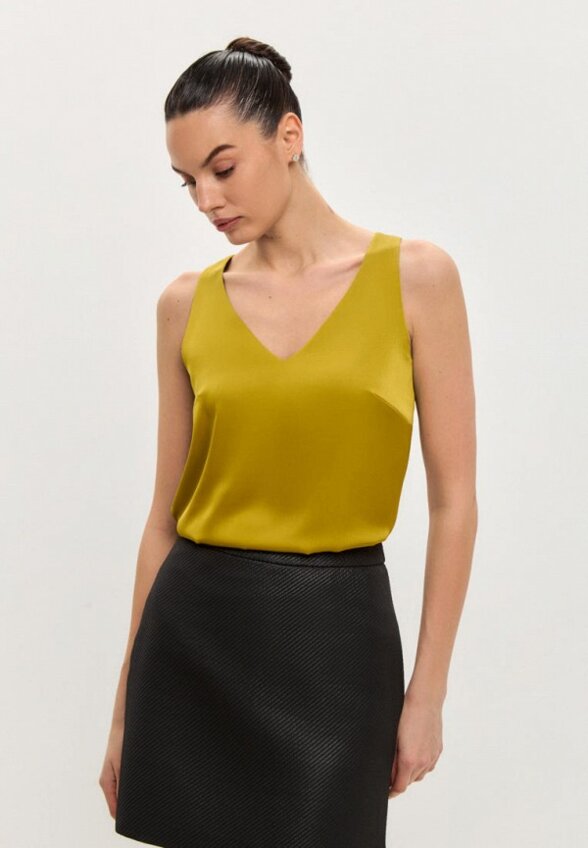 Топ Gabriel and Ester London