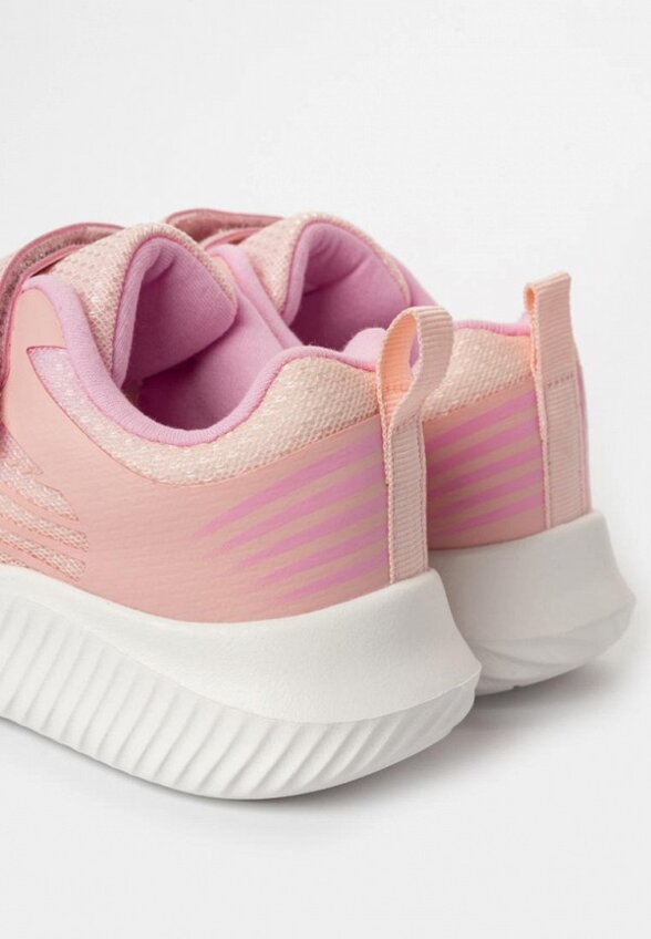 Кроссовки Tikkago