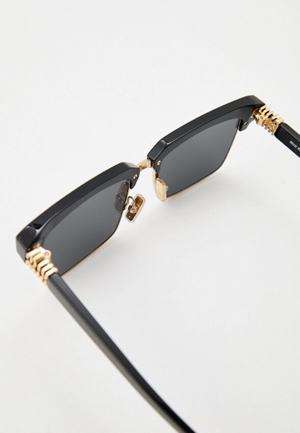 Очки солнцезащитные Miu Miu