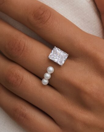 Серебряное кольцо СИЦИЛИЯ с жемчугом и крупным белым фианитом MIE женщинам