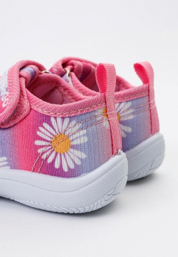 Кроссовки Tikkago