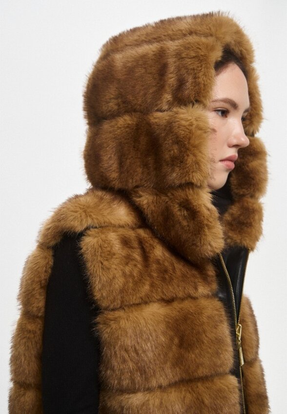 Жилет меховой Max & Moi