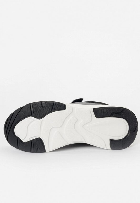 Кроссовки Tikkago