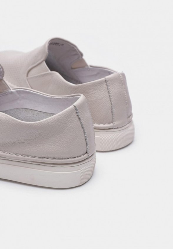 Слипоны Bruno Renzoni