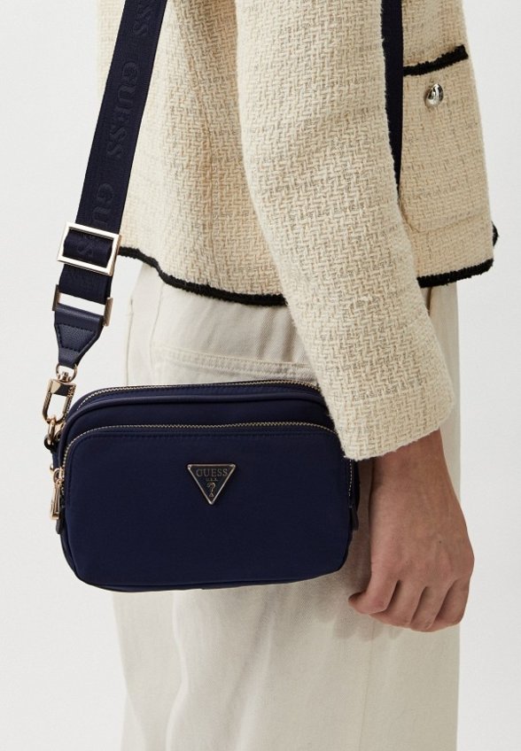 Сумка Guess