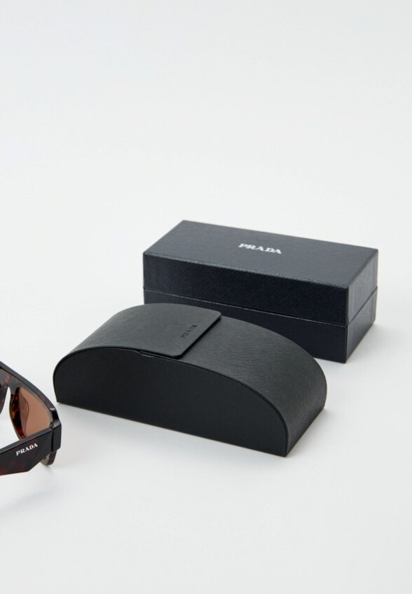 Очки солнцезащитные Prada