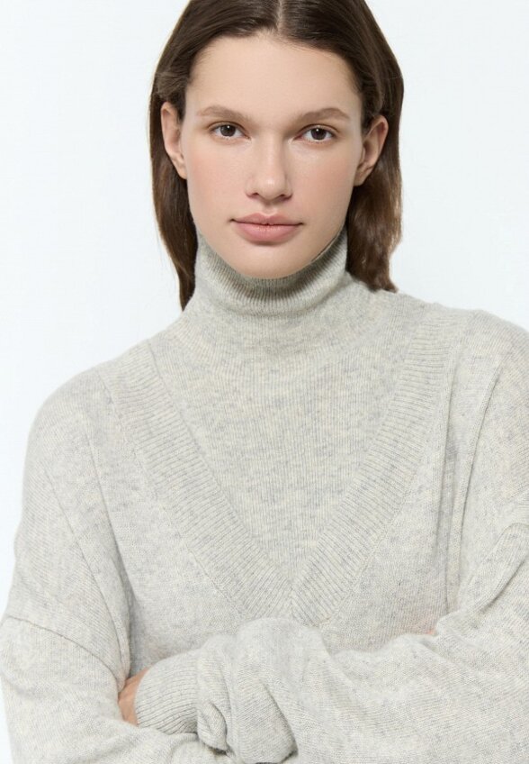 Пуловер Around